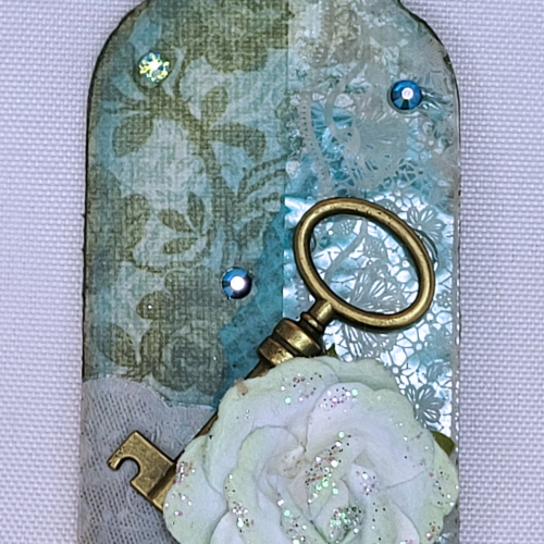Mixed-media Tag Mint Flower and Brass Key on Aqua