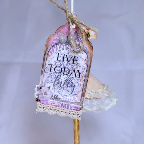 Mixed-media Tag Live Today Fully