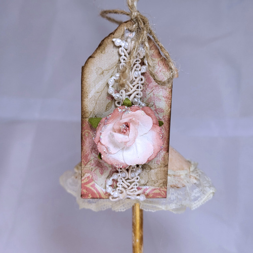 Mixed-media Tag Rose and Lace on Pink