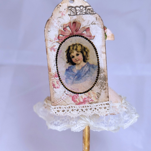 Mixed-media Tag Cameo Girl