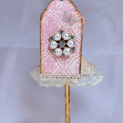 Mixed-media Tag Pearls on Pink